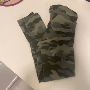 NEW Girls Camo Old Navy Leggings - S (6-7)